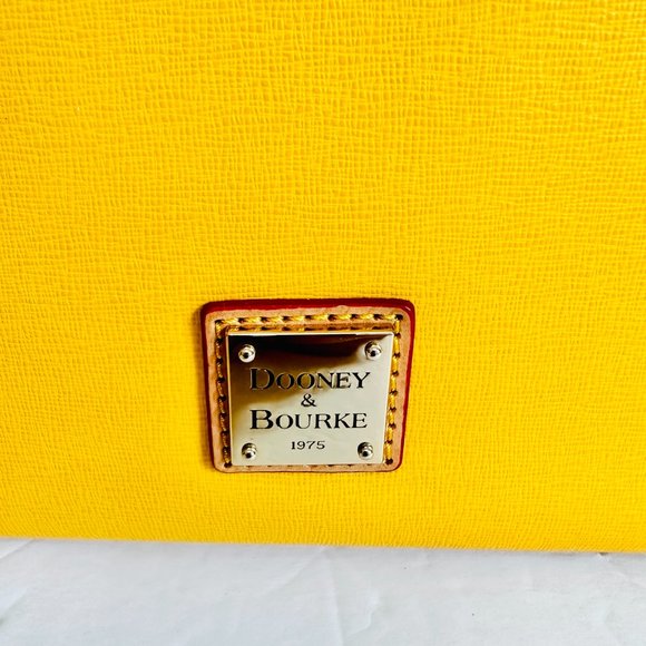 LIKE NEW DOONEY & BOURKE LARGE TOTE WITH DUST BAG - Picture 3 of 13